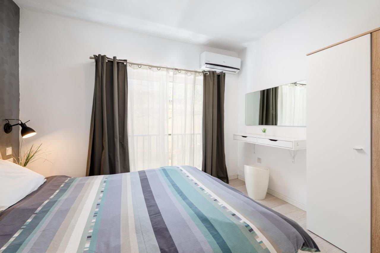 Modern 3 Bedroom & 3 Bathroom Apartment - Near Balluta Bay St. Julian's Exterior foto