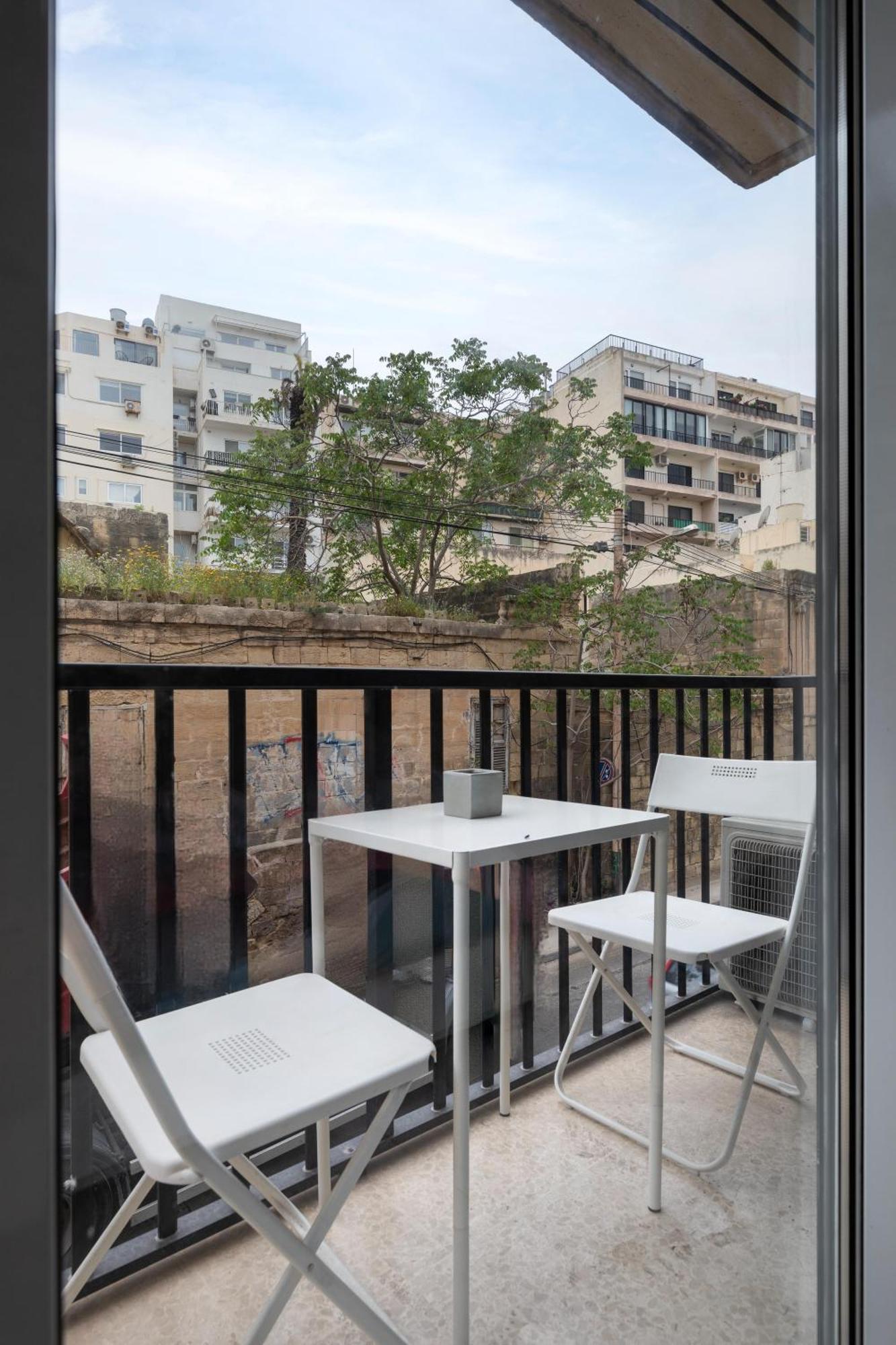 Modern 3 Bedroom & 3 Bathroom Apartment - Near Balluta Bay St. Julian's Exterior foto